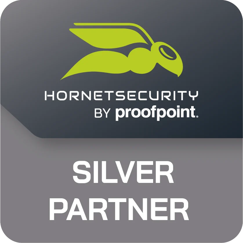 Hornetsecurity Silver Partner Badge mit grünem Logo auf schwarzem und grauem Hintergrund